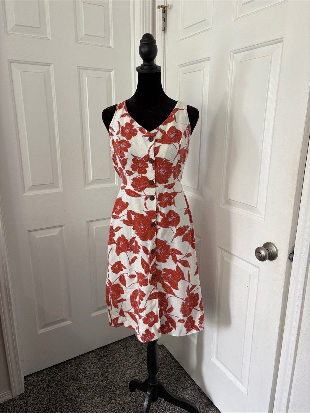 Monteau Los Angeles White Dress with Rust Floral Print - Sleeveless Button-Front